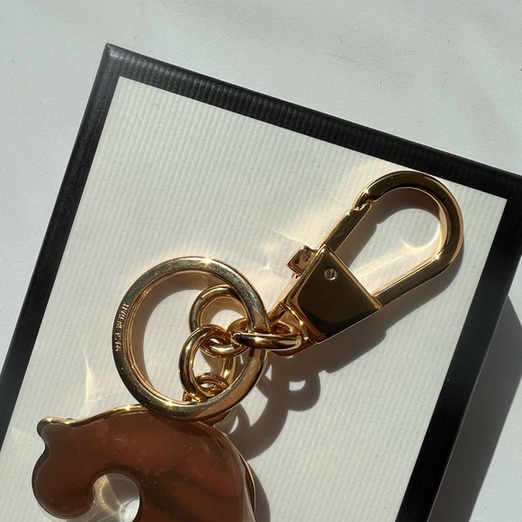 🔥GUCCI Letter Key Chain - Picture 5 of 8